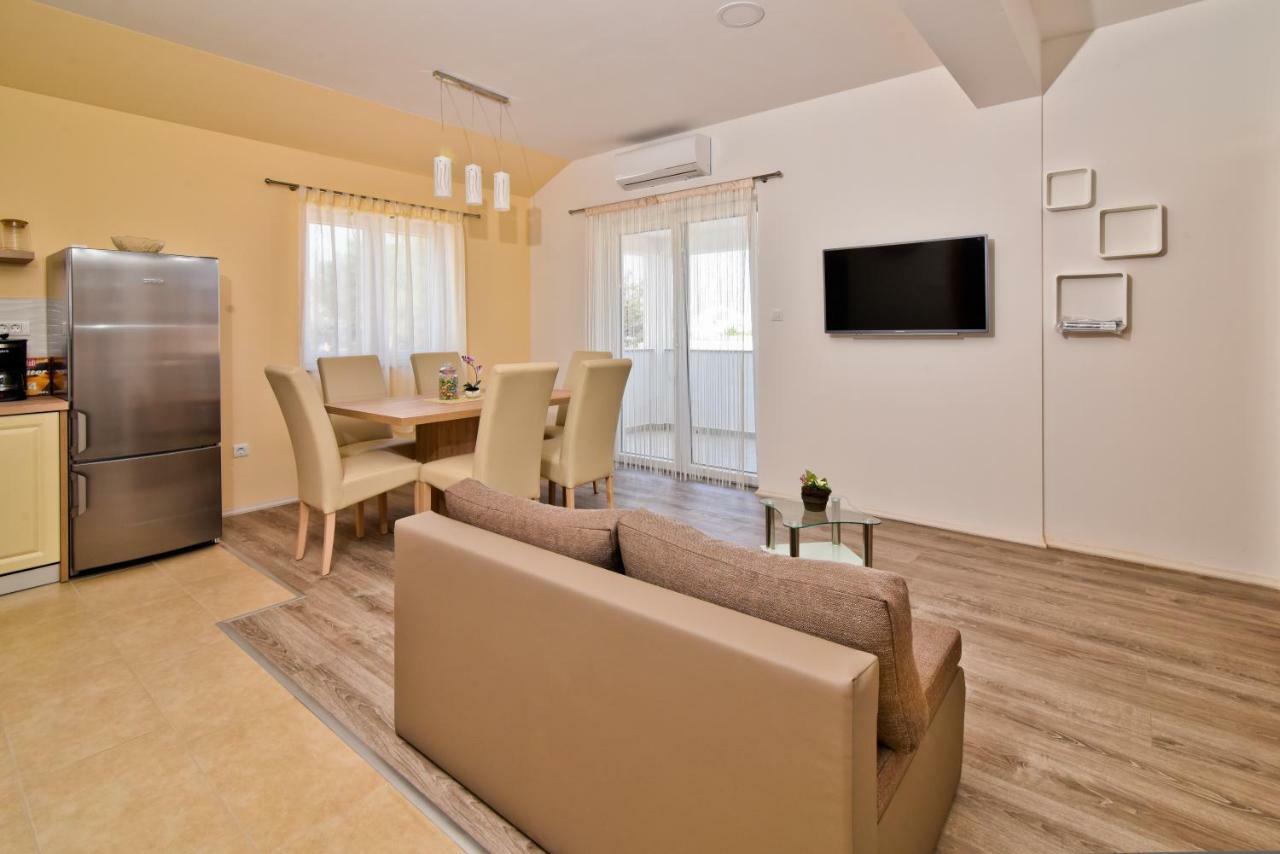 ורסי Apartments Mica מראה חיצוני תמונה